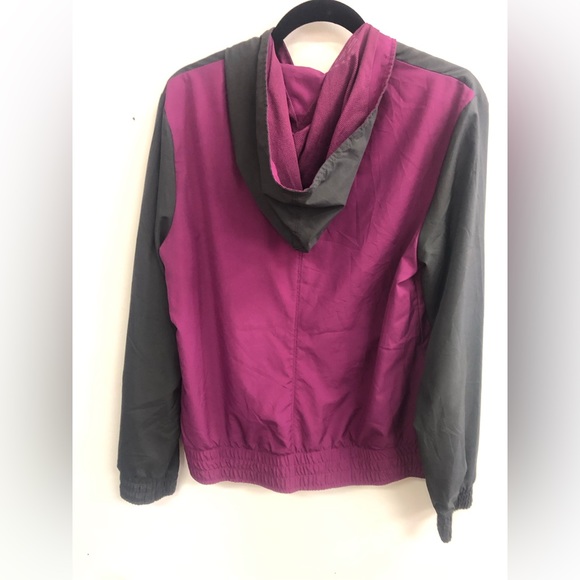 VINTAGE NIKE WIND BREAKER HOODED JACKET WITH ZIPPER CLOSURE - Picture 4 of 6